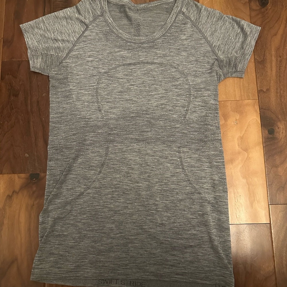 Lululemon swiftly tee shirt